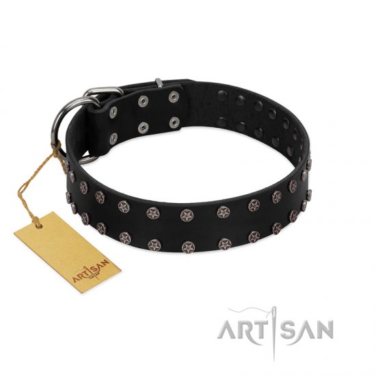 "Dark Night" Handmade FDT Artisan Black Leather Dog Collar with Silver-Like Studs - Sulje napsauttamalla kuva